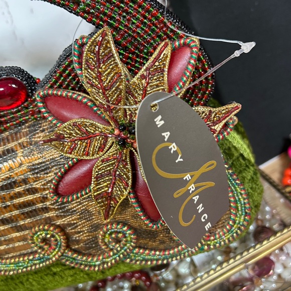 NWT Vintage Mary Frances Christmas Holly Bow Beaded Embellished Hard Case Bag - Picture 4 of 13